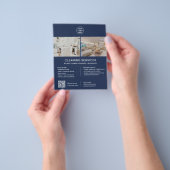 Schoonmaakdiensten aangepaste logo marineblauw QR Flyer (Hand)