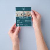 Schoonmaakdiensten aangepaste logo turquoise QR Flyer (Hand)