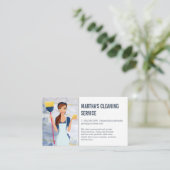Schoonmaakdiensten | Meisje met schoonmaakmiddelen Visitekaartje (Staand voorkant)