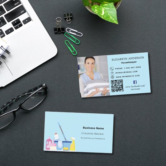 Schoonmaakservice lichtblauwe foto QR code premium Visitekaartje