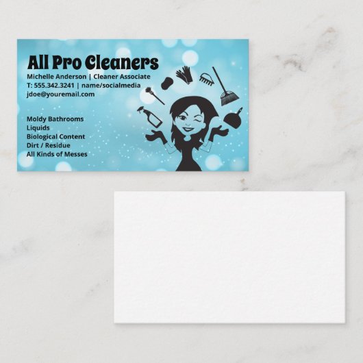 Schoonmaakster die schoonmaakmiddelen balanceert visitekaartje (Voorkant / Achterkant)