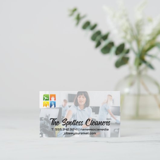 Schoonmakers werkzaam op kantoor visitekaartje (Staand voorkant)