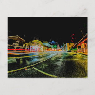 Schoorsteenrots kleine stad in de buurt van Lake L Briefkaart