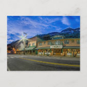 Schoorsteenrots kleine stad in de buurt van Lake L Briefkaart (Voorkant)