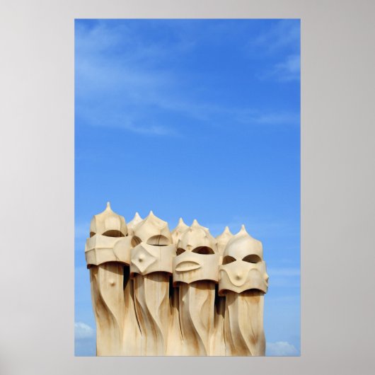 Schoorstenen op de weg van Casa Mila (La Pedrera) Poster (Voorkant)
