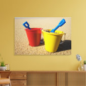 Schoppen en spijkers op zandstrand canvas afdruk (Insitu (Woonkamer))