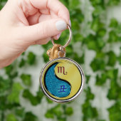 Schorpioen en metalen os sleutelhanger (Hand)