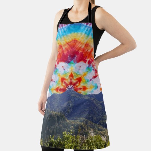 Schort Tie Dye Mt Tamalpais Sky Design (Insitu)