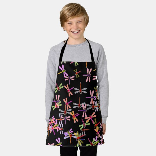 Schort van kleurrijke libellen (Gedragen)