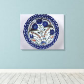 Schotel met een bloemdecoratie, Iznik Canvas Afdruk (Insitu (Houten vloer))
