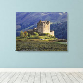 Schotland, Highland, Wester Ross, Eilean Donan Canvas Afdruk (Insitu (Houten vloer))