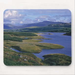 Schotland, Highland, Wester Ross, Loch Garry. Een Muismat