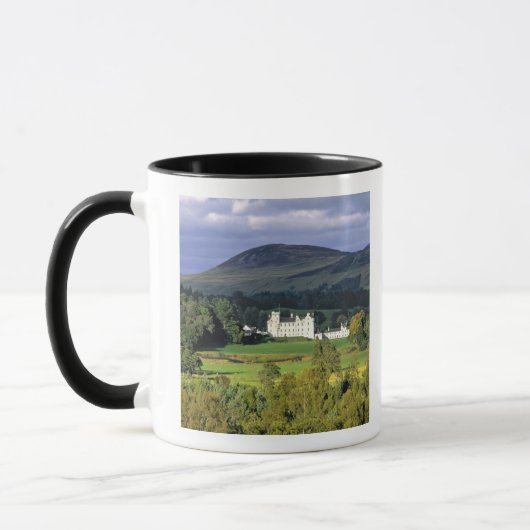 Schotland, Tayside, Blair Castle. In een smaragdgr Mok (Links)