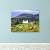 Schotland, Tayside, Blair Castle. In een smarald Canvas Afdruk (Insitu (Houten vloer))