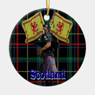 Schotse piper op tartan keramisch ornament