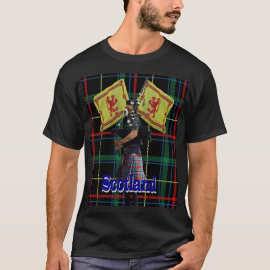 Schotse piper op tartan t-shirt (Voorkant)