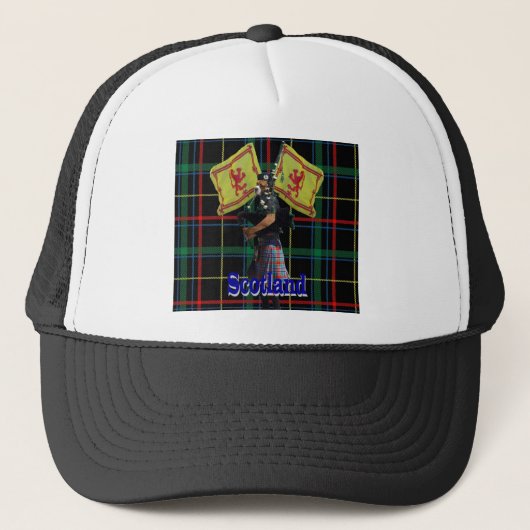 Schotse piper op tartan trucker pet (Voorkant)
