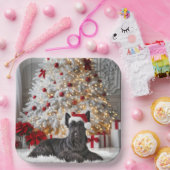 Schotse Terriër bij kerstboom Papieren Bordje (Feest)