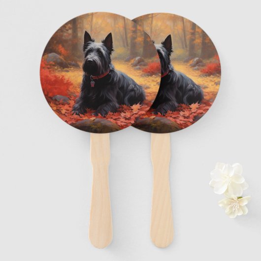 Schotse Terrier in herfstbladeren inspireert Handwaaier (Voorkant en achterkant)