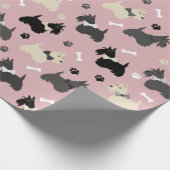 Schotse terrier Paws and Botten Pink Cadeaupapier (Hoek)