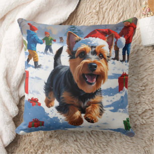 Schotse Terrier Rent door Sneeuw met Kerstmuts Kussen