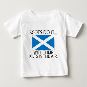 Schotten doen het... Met hun kilts in de lucht