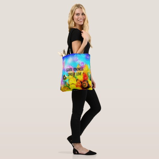 Schouder canvas tas met bubbels en tekst (Op model)