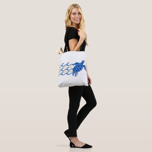 Schoudertas. Vang. Schildpadgolven. Tote Bag (Op model)