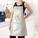 Schrijf plakkerbakkerij Chef Gold Glitter Drivers  Schort<br><div class="desc">Hier is een wonderlijke manier om het plezier van het bakken toe te voegen. Voeg extra glans toe aan je culinaire avonturen wanneer je dit elegante, verfijnde, eenvoudige en moderne schort draag. Een sparkly, champagne goud 2 laagtaart, handgeschreven kalligrafie van het kalligrafische manuscript typografie en glitter drupt bedekking een faux...</div>