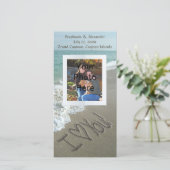 Schrijven in het zand op het strand, ik hou van jo aankondiging (Staand voorkant)