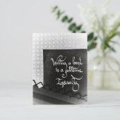 Schrijven van een boek auteur manifest zwart-wit briefkaart (Staand voorkant)