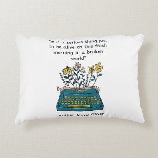 Schrijver: Mary Oliver Collector, Sommer Hamilton Accent Kussen