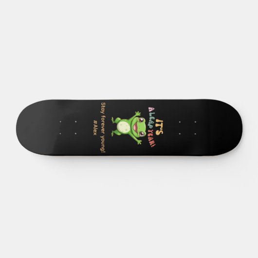 schrikkeljaar Schattige Happy Frog Modern Typogra Persoonlijk Skateboard (Horizontaal)