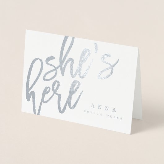 SCHRIPT FONT SHES HIER GEBOORTEANNOUNCEMENT CARD. FOLIE KAARTEN (Voorkant)