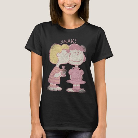 Schroeder &amp; Lucy Valentine's Day Kiss  T-shirt (Voorkant)