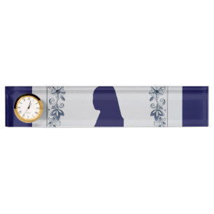 Schroefblauw tegelmeisje met een parel naambordje