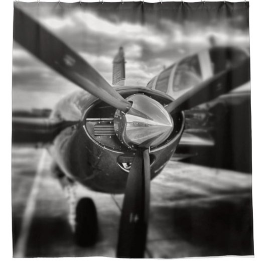 Schroefschroef voor vliegtuigen: zwart en wit douchegordijn (Voorkant)