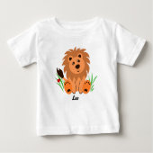 Schudde leeuw in het gras met ladybug baby T-Shirt (Voorkant)