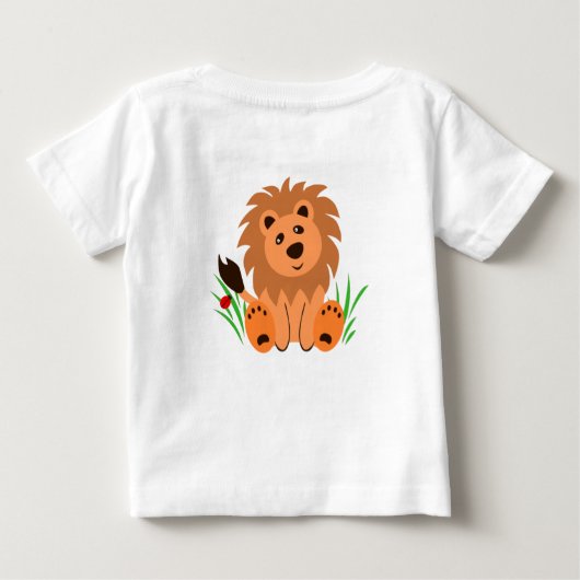 Schudde leeuw in het gras met ladybug baby T-Shirt (Achterkant)