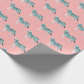 Schudkleurige zebra's dierlijk afdrukpatroon roze cadeaupapier (Hoek)