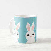 Schuif bunnies op blauwe achtergrond Mok (Voorkant links)