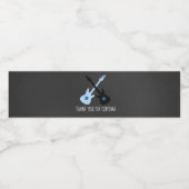 Schuif een waslabel op een wasflesje. waterfles etiket (Enkel label)