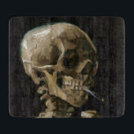 Schuif met Burning Cigarette Vincent van Gogh Art Snijplank<br><div class="desc">Vincent van Gogh (Nederlands, 1853 - 1890) Skull of a Skeleton with Burning Cigarette, 1885-86, Oil on canvas Unframed: 32 cm × 24, 5 cm (13 in × 9, 6 inch) Vroegtijdig werk van Vincent van Gogh. Dit kleine schilderij maakt deel uit van het permanente collectie van het Van Gogh...</div>
