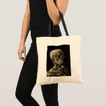 Schuif met Burning Cigarette Vincent van Gogh Art Tote Bag<br><div class="desc">Vincent van Gogh (Nederlands, 1853 - 1890) Skull of a Skeleton with Burning Cigarette, 1885-86, Oil on canvas Unframed: 32 cm × 24, 5 cm (13 in × 9, 6 inch) Vroegtijdig werk van Vincent van Gogh. Dit kleine schilderij maakt deel uit van het permanente collectie van het Van Gogh...</div>