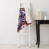 Schuif met veelhoekige siervoorwerpen. Halloween.  Sherpa Deken (In situ)