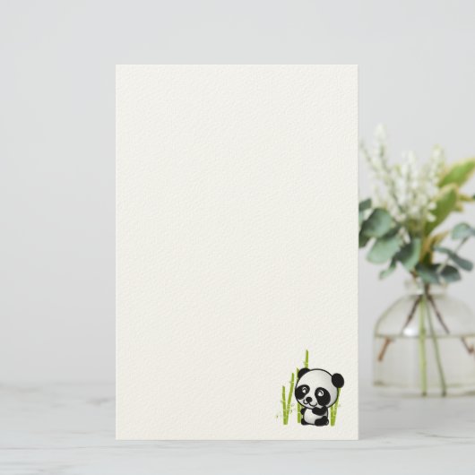 Schuif zwart-wit panda-beer in een bamboegroef. briefpapier (Staand voorkant)