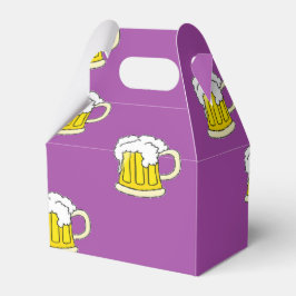 Schuimbierbeker op paars bedankdoosjes
