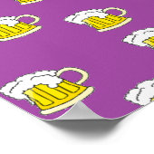 Schuimbierbeker op paars poster (Hoek)