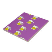 Schuimbierbeker op paars tegeltje (Zijkant)