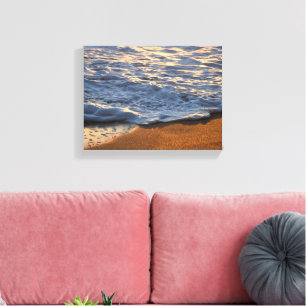 Schuimgolf op het strand van de oceaan canvas afdruk
